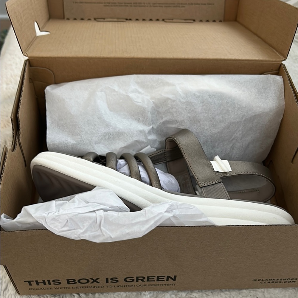 Clark’s Pewter Sandals Brand New Size 8